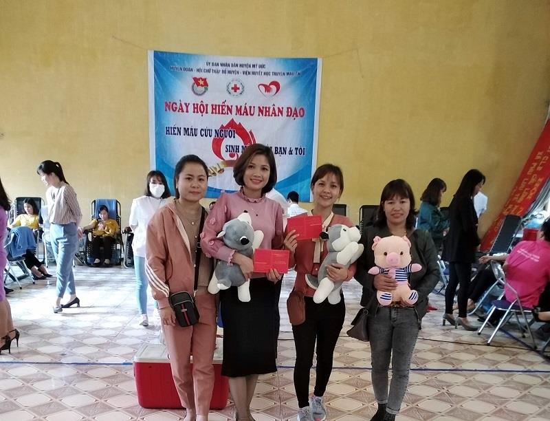 Trường tham gia hiến máu tình nguyện